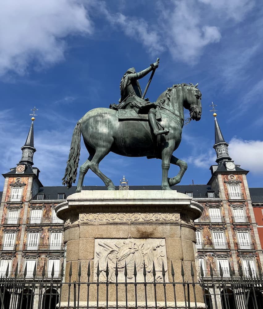 statue of King Philip III