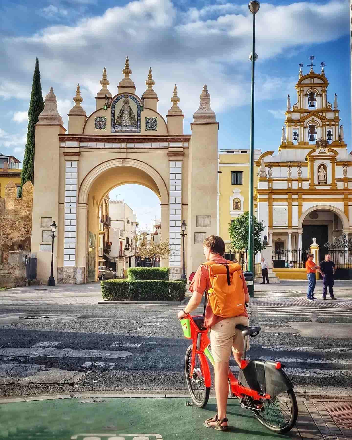 Arco de la Macarena, Sevilla, İspanya