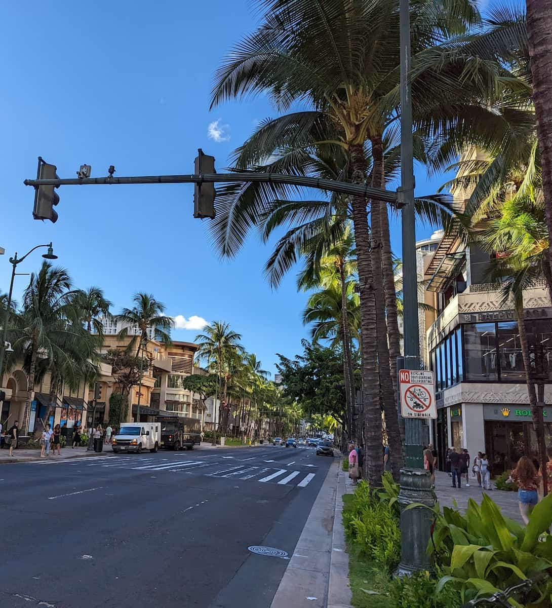 Kalakaua Ave